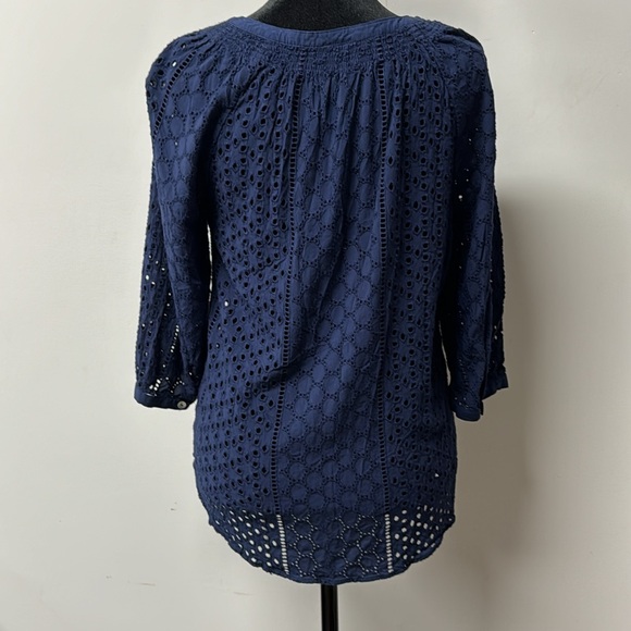 Daniel Rainn Blouse Pale Sky Wilcox Smock Detail Top Eyelet Allover Navy Small - Picture 4 of 9